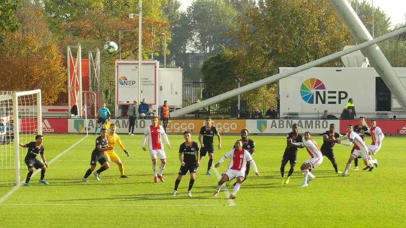 Apa Itu Akademi Pembinaan Usia Muda Sepak Bola?
