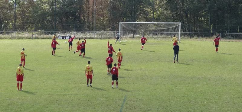 Apa Itu High Line: Garis Pertahanan Tinggi dalam Sepak Bola