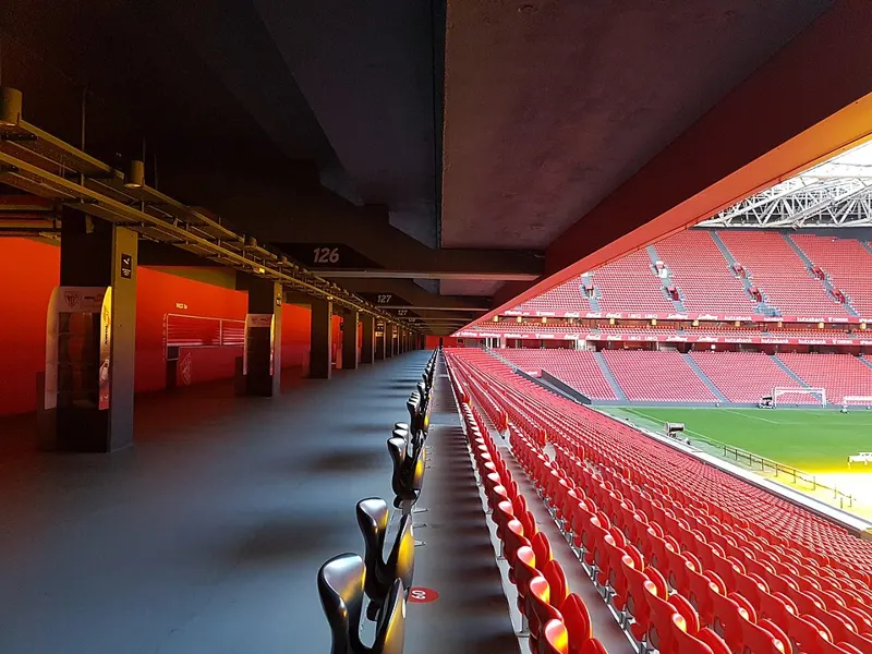 Tribun dan lapangan San Mamés di Bilbao. Foto arsip untuk konteks venue, bukan laporan skor berjalan. Diperkecil dan dikompresi.