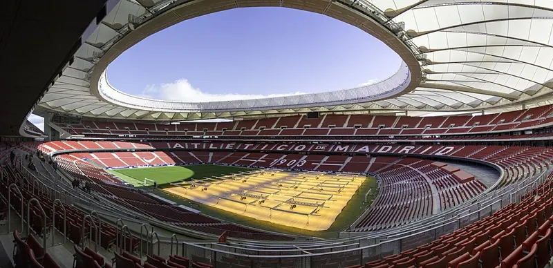 Panorama Metropolitano di Madrid, kandang Atlético de Madrid. Foto arsip untuk konteks venue, bukan laporan skor berjalan. Diperkecil dan dikompresi.