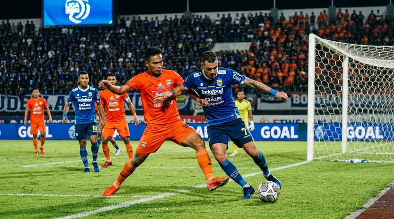 Aksi pemain Persib Bandung di lapangan