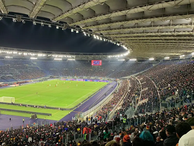 Stadio Olimpico pada pertandingan AS Roma melawan Sampdoria, arsip 2021. Foto arsip untuk konteks venue, bukan laporan skor berjalan. Diperkecil dan dikompresi.
